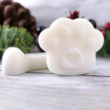 Load image into Gallery viewer, Pet Safe Soy wax melts (tarts) made with lavender essential oil.