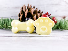 Load image into Gallery viewer, Pet Safe Soy wax melts (tarts) made with citrus essential oils.