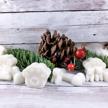 Load image into Gallery viewer, Pet Safe Soy wax melts (tarts) made with lavender and a sprinkle of patchouli essential oils.