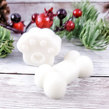 Load image into Gallery viewer, Pet Safe Soy wax melts (tarts) made with lavender and a sprinkle of patchouli essential oils.